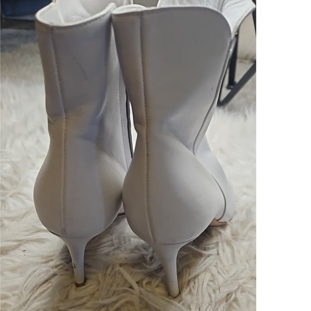 Gianvito Rossi White Leather Ankle Boots - Pointed Toe Heeled Booties - Picture 4 of 6